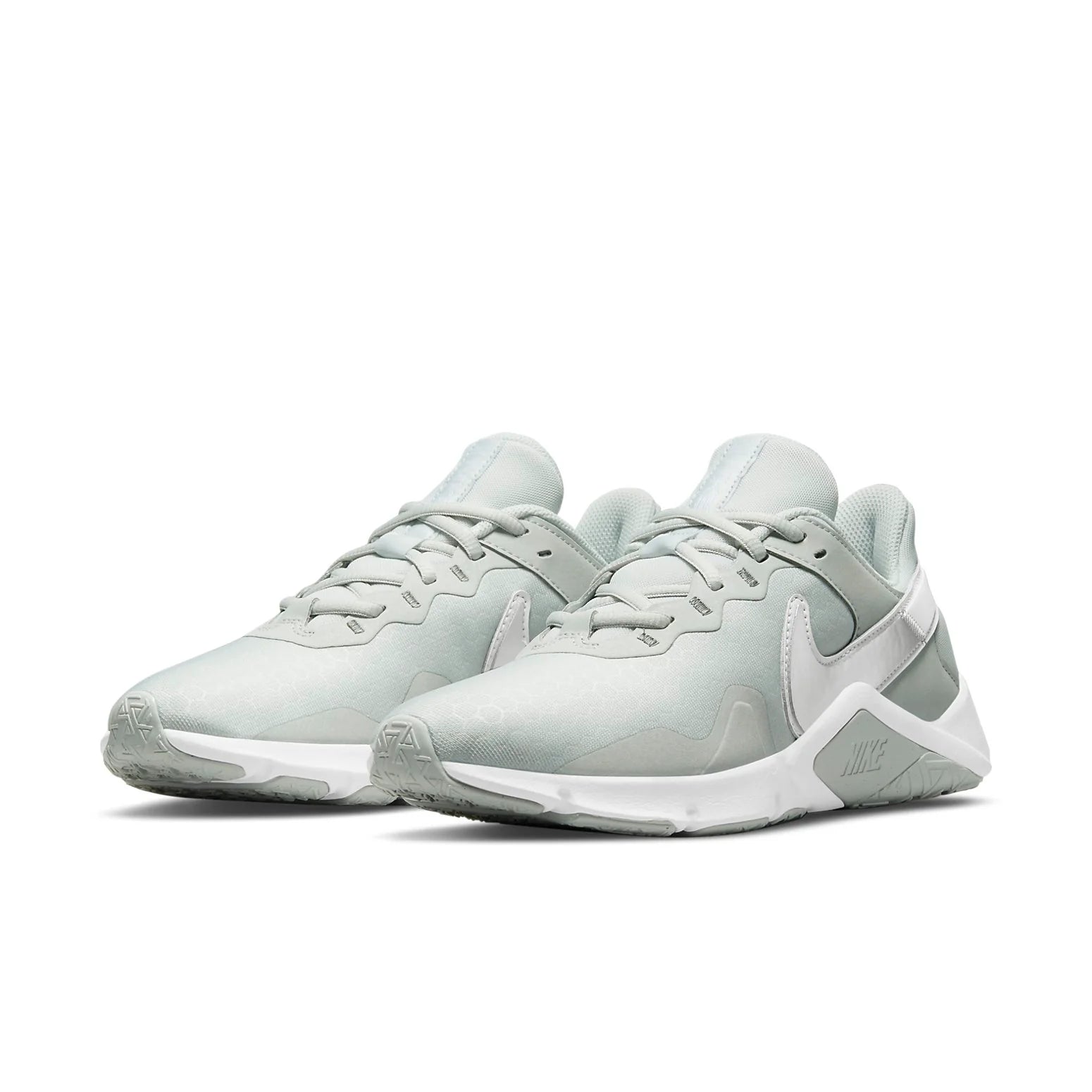 Nike Legend Essential 2 Photon Dust Metallic Silver