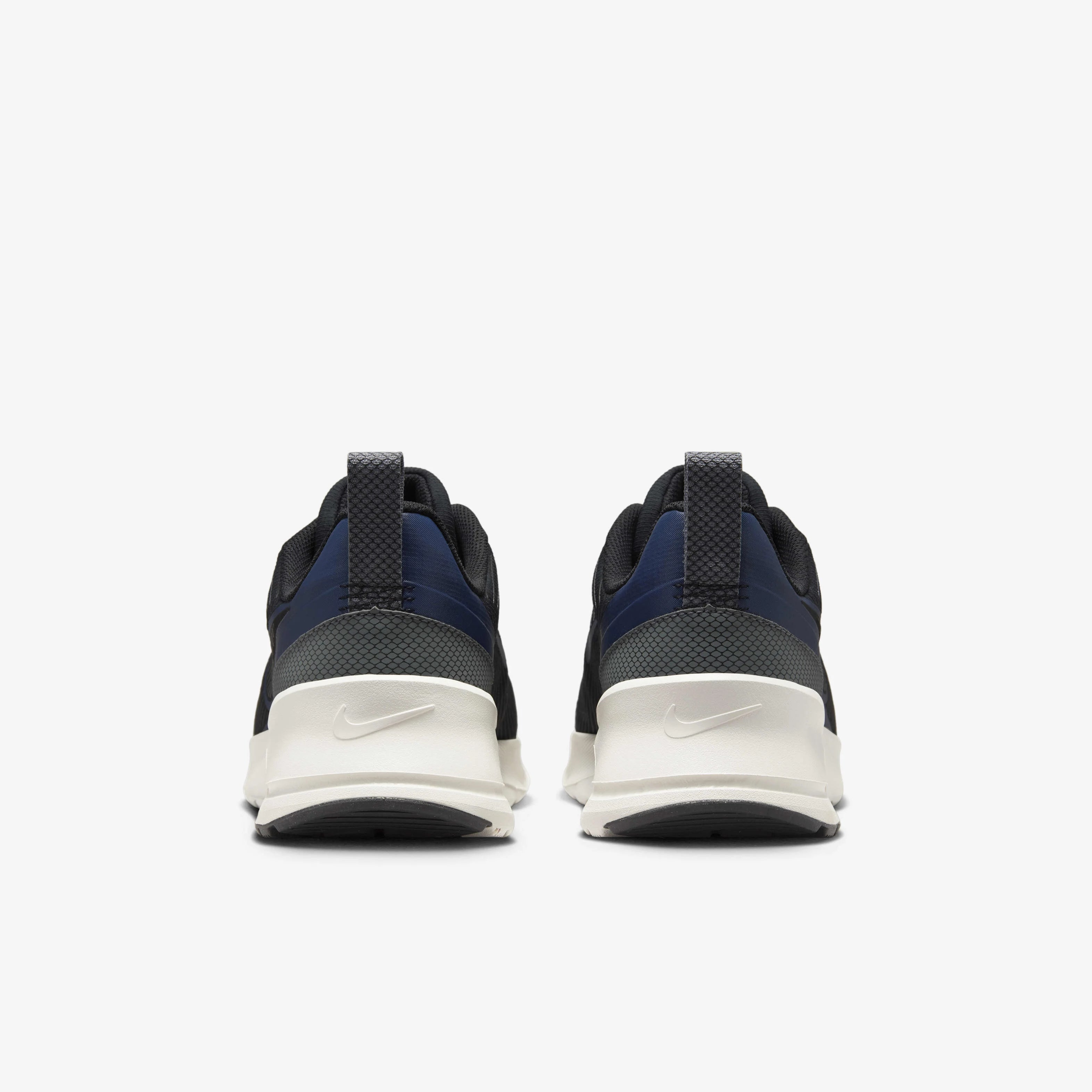 Nike Air Max Nuaxis WTR Black Midnight Navy