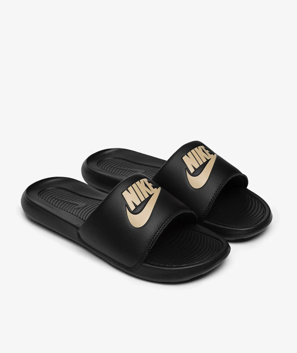 Nike victori one