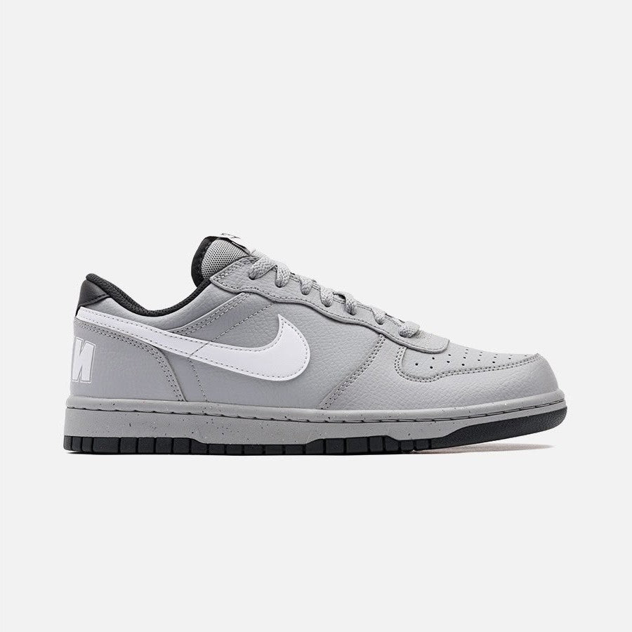 big nike low shoes