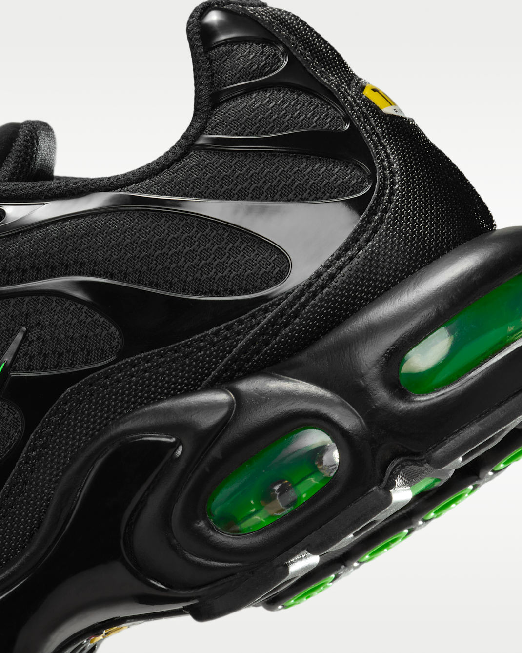 Nike Air Max Plus F22 Black Green Strike