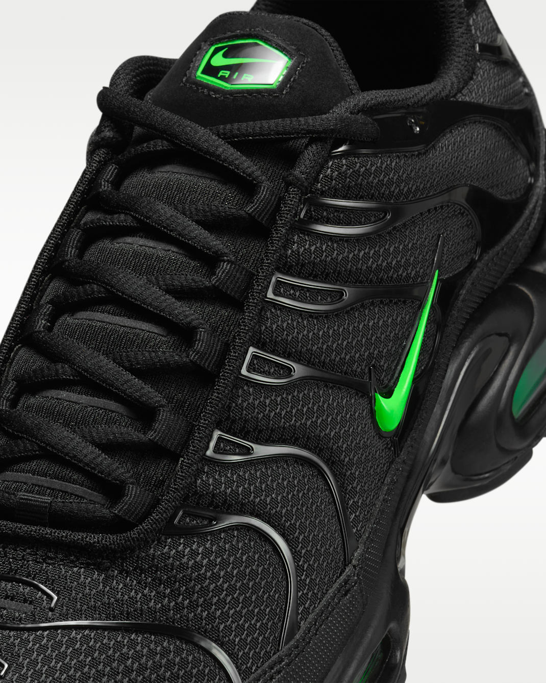 Nike Air Max Plus F22 Black Green Strike